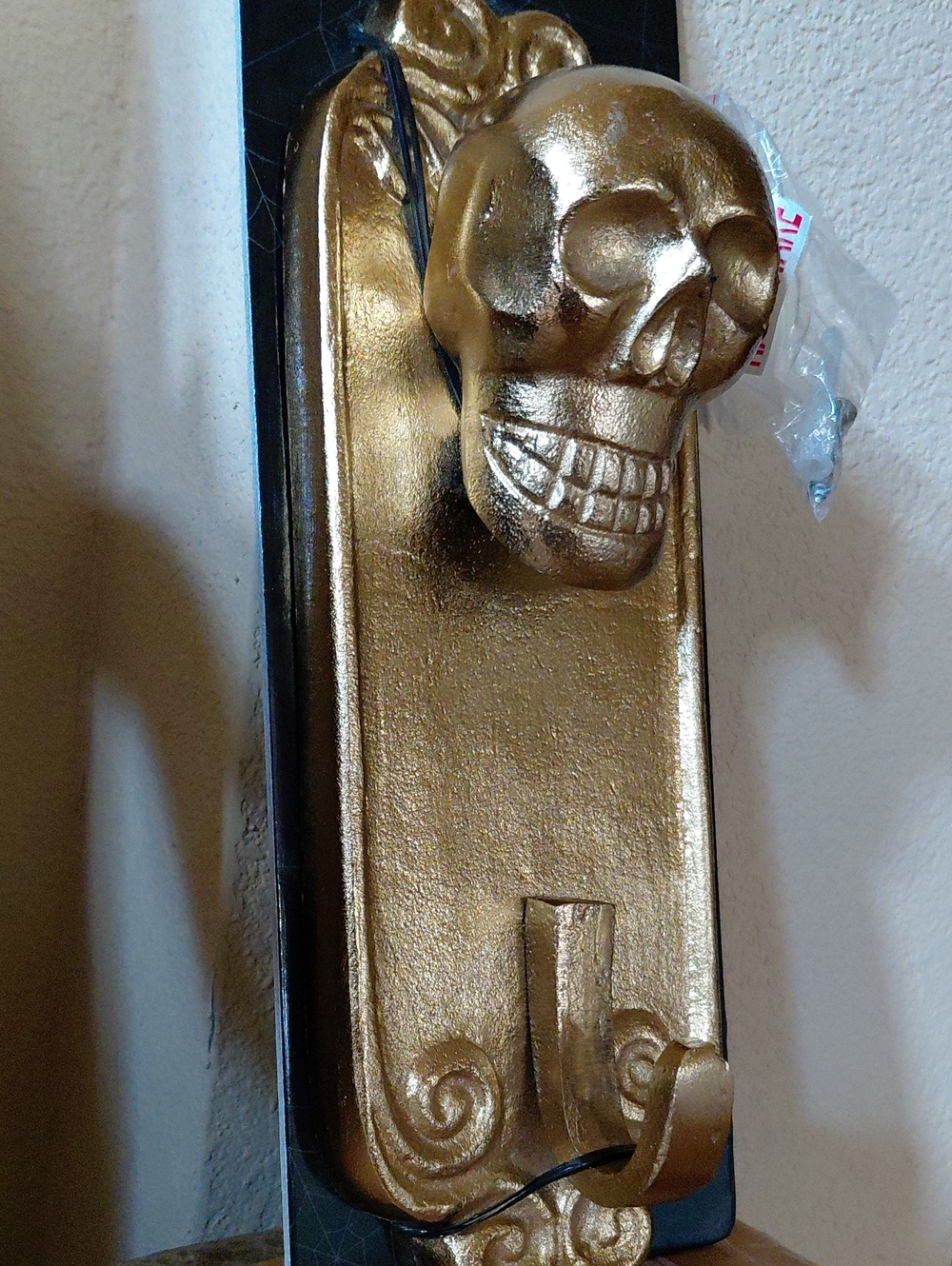 New Gold Brass Skull Wall Hook Halloween - Picture 6 of 6